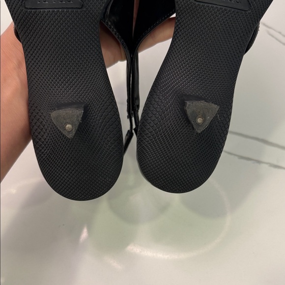 Black Patent Leather Pointed Slingback Pumps - Picture 5 of 6